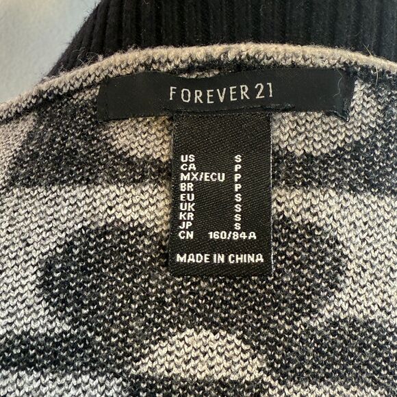 Forever 21 | Daisy Black and White Cardigan | Sz S Baggy - Picture 8 of 9